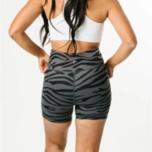 Zyia Gray Safari LNT Hustle Shorts 4" Size XS